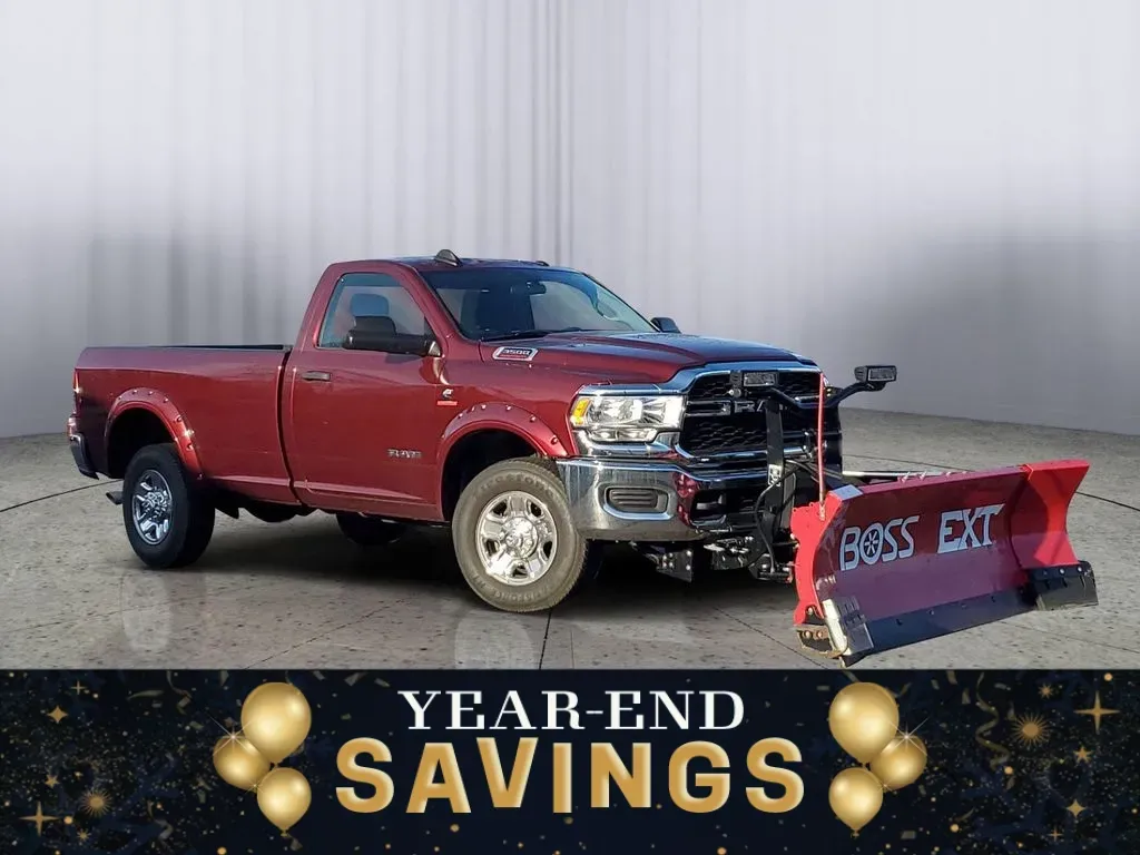 2020 Delmonico Red Pearlcoat /Black Ram 3500 Tradesman (3C63R3AL4LG) with an L6, 6.7L engine, 6-speed automatic transmission, located at 6064 Gull Rd, Kalamazoo, MI, 49048, (269) 222-0088, 42.328388, -85.512924 - **Unleash Your Adventure with the 2020 Ram 3500 Tradesman!** <br /> <br /> Are you ready to elevate your work and play with a powerhouse that blends rugged utility and modern comfort? Look no further than this stunning 2020 Ram 3500 Tradesman Regular Cab 4WD, available at AutoMaxx - Kalamazoo. With - Photo#0