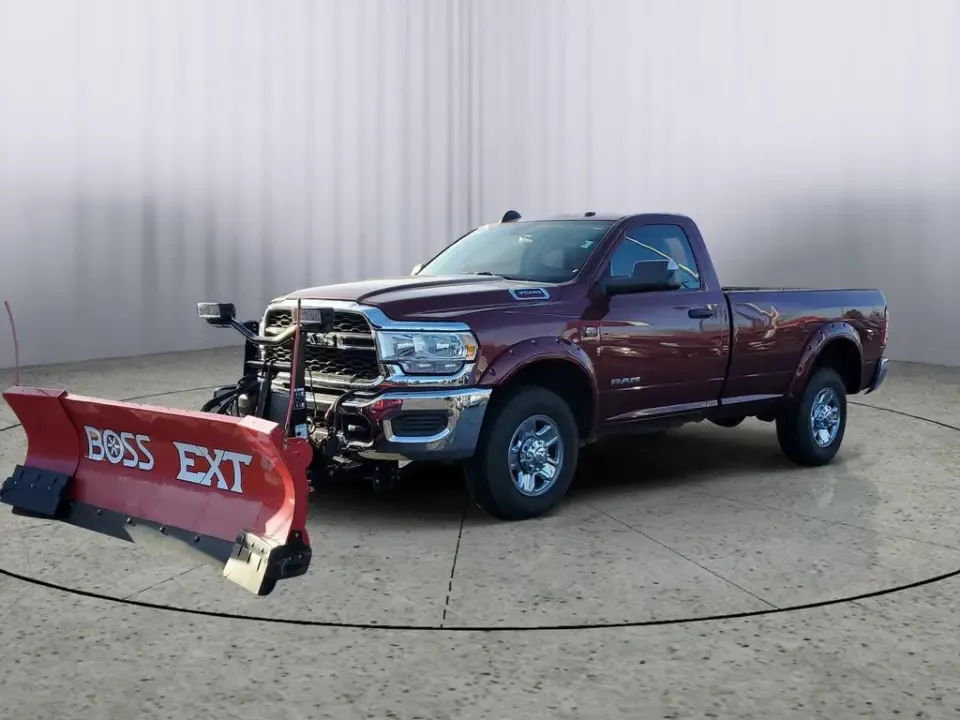 2020 Red /Black Ram 3500 Tradesman (3C63R3AL4LG) with an Cummins 6.7L I6 Turbodiesel engine, Automatic transmission, located at 6064 Gull Rd, Kalamazoo, MI, 49048, (269) 222-0088, 42.328388, -85.512924- Photo#32