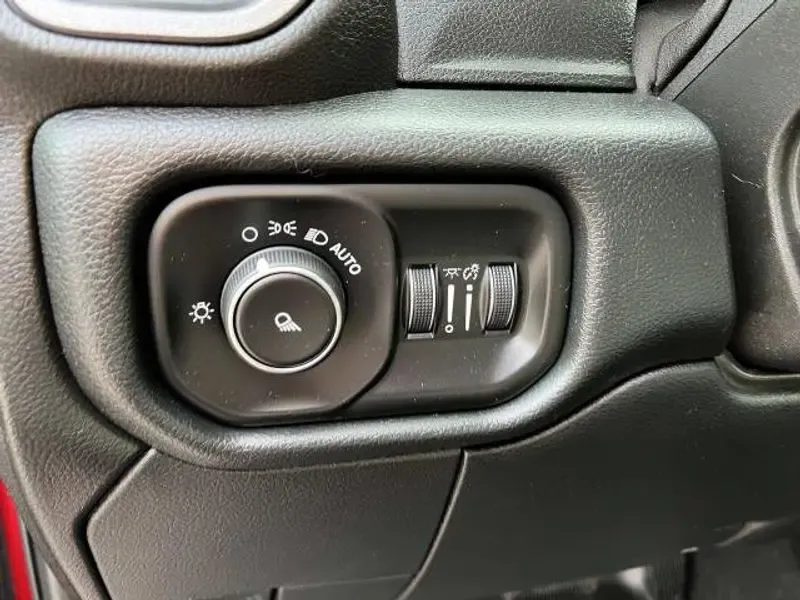 2020 Red /Black Ram 3500 Tradesman (3C63R3AL4LG) with an Cummins 6.7L I6 Turbodiesel engine, Automatic transmission, located at 6064 Gull Rd, Kalamazoo, MI, 49048, (269) 222-0088, 42.328388, -85.512924- Photo#49