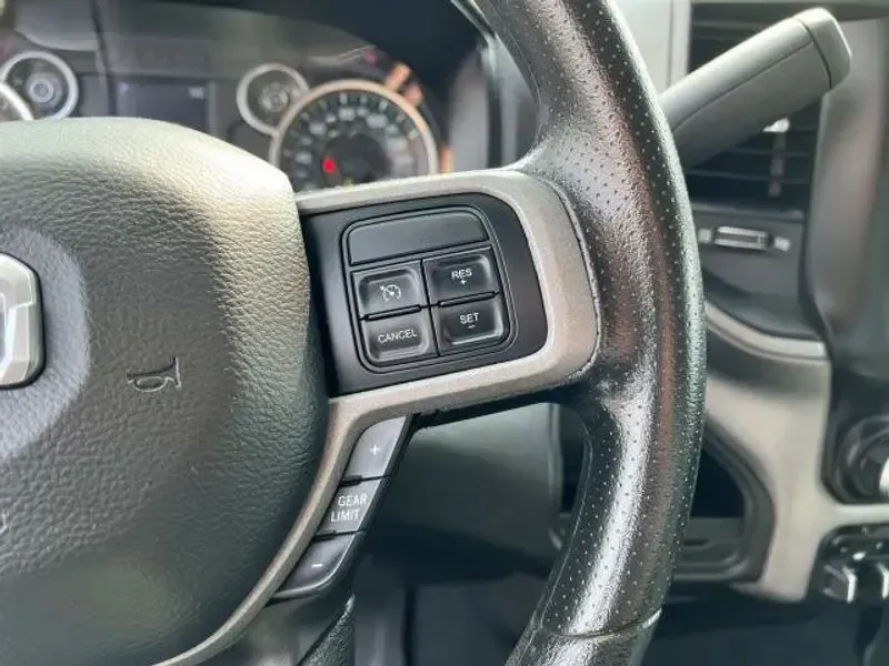 2020 Delmonico Red Pearlcoat /Black Ram 3500 Tradesman (3C63R3AL4LG) with an L6, 6.7L engine, 6-speed automatic transmission, located at 6064 Gull Rd, Kalamazoo, MI, 49048, (269) 222-0088, 42.328388, -85.512924 - **Unleash Your Adventure with the 2020 Ram 3500 Tradesman!** <br /> <br /> Are you ready to elevate your work and play with a powerhouse that blends rugged utility and modern comfort? Look no further than this stunning 2020 Ram 3500 Tradesman Regular Cab 4WD, available at AutoMaxx - Kalamazoo. With - Photo#21