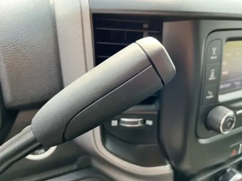 2020 Delmonico Red Pearlcoat /Black Ram 3500 Tradesman (3C63R3AL4LG) with an L6, 6.7L engine, 6-speed automatic transmission, located at 6064 Gull Rd, Kalamazoo, MI, 49048, (269) 222-0088, 42.328388, -85.512924 - **Unleash Your Adventure with the 2020 Ram 3500 Tradesman!** <br /> <br /> Are you ready to elevate your work and play with a powerhouse that blends rugged utility and modern comfort? Look no further than this stunning 2020 Ram 3500 Tradesman Regular Cab 4WD, available at AutoMaxx - Kalamazoo. With - Photo#23